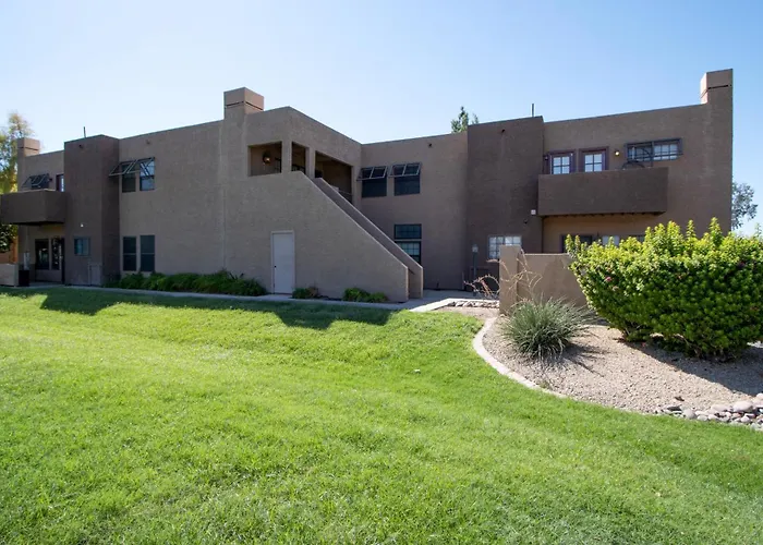Stylish Lemon 2br And 3ba Townhouse *