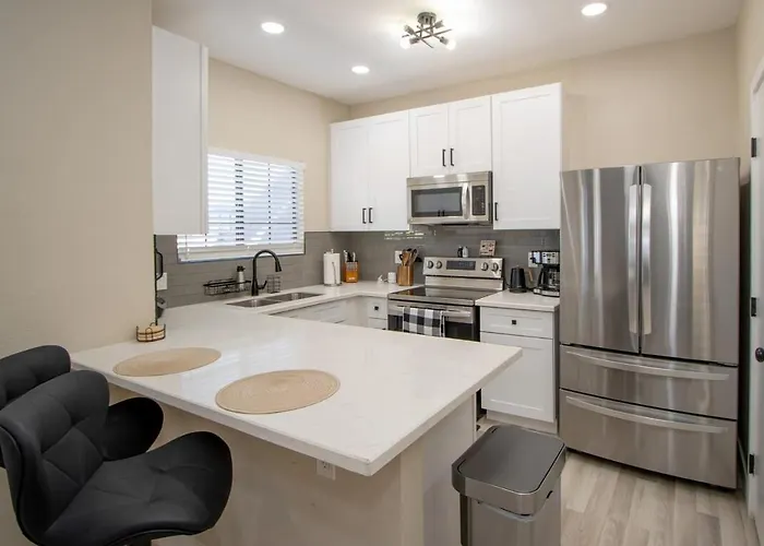 Stylish Lemon 2br And 3ba Townhouse Сasa de vacaciones Tempe