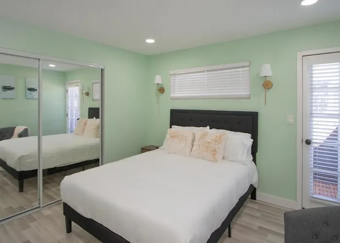 Stylish Lemon 2br And 3ba Townhouse Сasa de vacaciones *